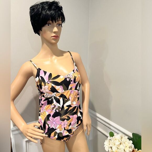 NWT salt + Cove Juniors' Lace-Up-Side One-Piece Swimsuit - Picture 4 of 6